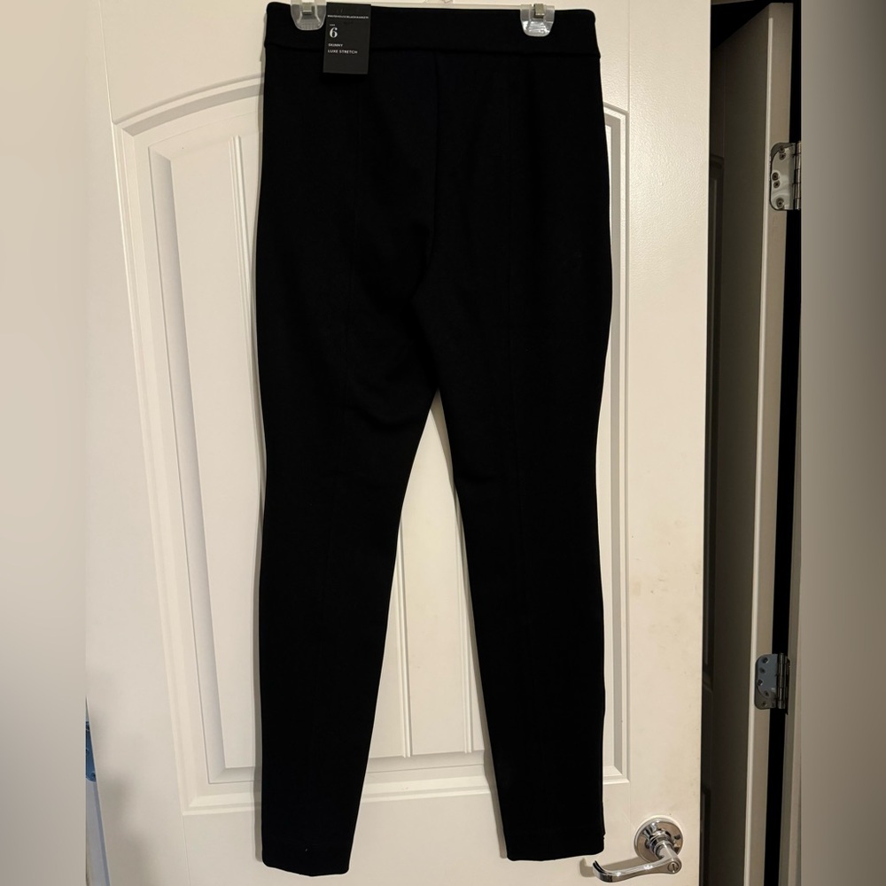 Women’s white house, black market skinny, luxe stretch jeans. NWT. New with tag.